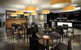 Viajes Melia Sevilla + Ruta por Catedral e Iglesia del Salvador