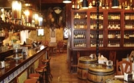 Viajes Hosteria Del Laurel + Ruta por Catedral e Iglesia del Salvador