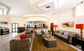 Viajes Luna Falésia Mar + Entradas Zoomarine Parque temático 2 días