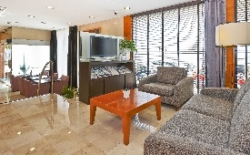 Viajes NH Les Corts + Zoo de Barcelona