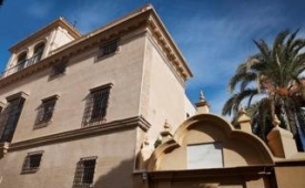 Viajes Palacio de Villapanes + Ruta por Catedral e Iglesia del Salvador