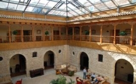 Viajes Convento las Claras + Entradas al Castillo de Peñafiel y Museo del Vino