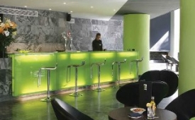 Viajes H10 Casanova + Aquarium de Barcelona