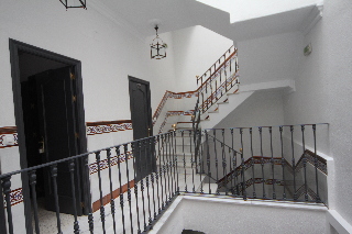 Viajes Hostal Pacos + Ruta por Catedral e Iglesia del Salvador Viajes Hostal Pacos + Ruta por Catedral e Iglesia del Salvador