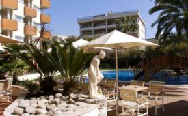 Viajes Monica Hotel + Acceso ilimitado a las Aguas Termales