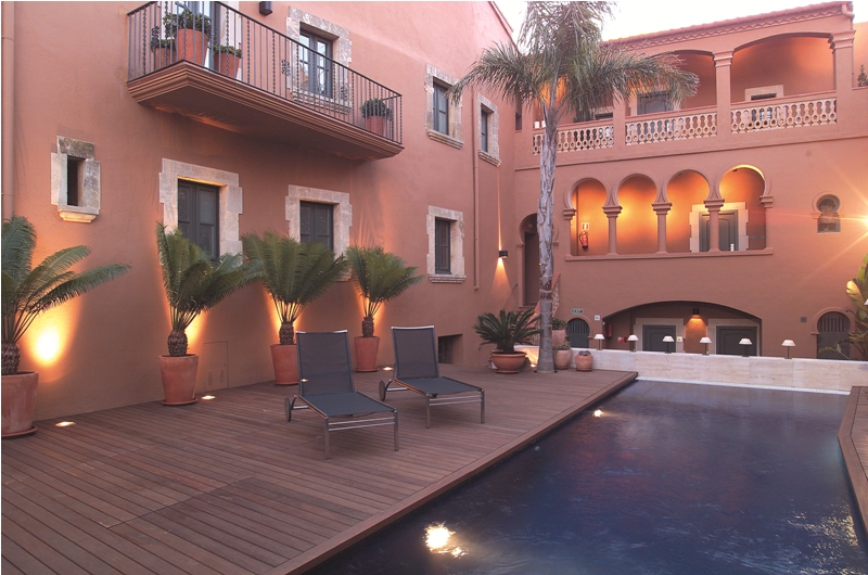 Viajes Domus Selecta Gran Claustre + Entradas Circo del Sol Amaluna - Nivel 2 Viajes Domus Selecta Gran Claustre + Entradas Circo del Sol Amaluna - Nivel 2