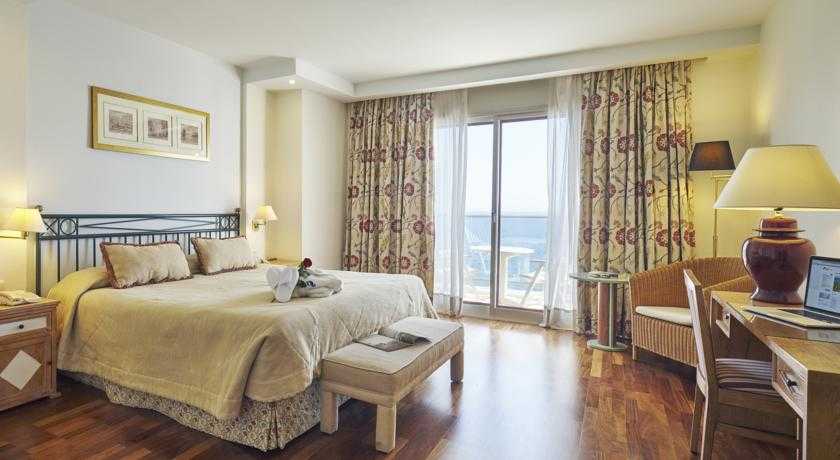 Viajes THB Torrequebrada + Entradas Bioparc de Fuengirola Viajes THB Torrequebrada + Entradas Bioparc de Fuengirola