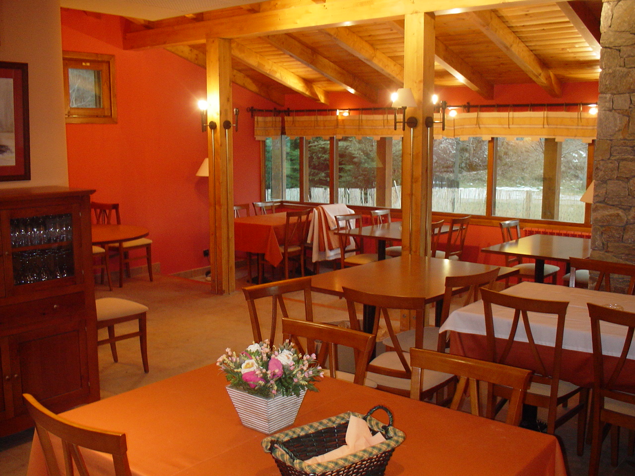 Viajes Els Meners + Entradas Nocturna Wellness Inuu + Cena Viajes Els Meners + Entradas Nocturna Wellness Inuu + Cena