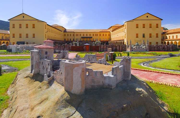 Viajes Albergue Pirenarium + Forfait Candanchú Viajes Albergue Pirenarium + Forfait Candanchú