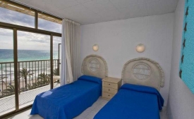 Viajes Esmeralda Beach Hotel + Entradas Terra Mítica 1 día