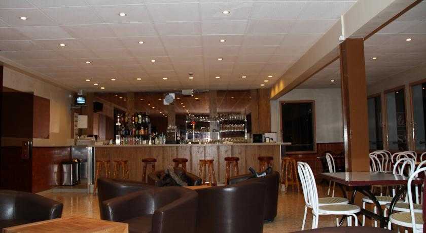 Viajes Hotel La Mola + Entradas Inuu todo el día Viajes Hotel La Mola + Entradas Inuu todo el día