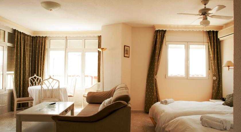 Viajes Apartamentos Palm Beach Carihuela + Entradas Bioparc de Fuengirola Viajes Apartamentos Palm Beach Carihuela + Entradas Bioparc de Fuengirola