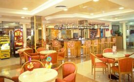 Viajes Noelia Playa + Entradas Loro Parque 1día y Siam Park 1 día