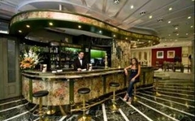 Viajes Corona de Granada + Visita Alhambra y Granada con audioguía 48h