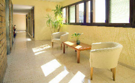 Viajes Adonis Plaza + Entradas Loro Parque 1 día