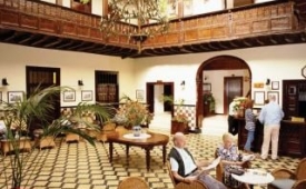 Viajes Marquesa Plaza + Entradas Loro Parque 1día y Siam Park 1 día