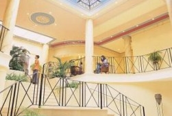 Viajes RF Astoria + Entradas Loro Parque 1 día