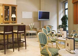 Viajes Tryp Madrid Atocha Hotel + Entradas 2 días consecutivos Warner con 1 día Warner Beach Viajes Tryp Madrid Atocha Hotel + Entradas 2 días consecutivos Warner con 1 día Warner Beach