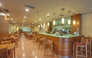 Viajes TRYP Palma Hotel + Entradas a Katmandú Park Viajes TRYP Palma Hotel + Entradas a Katmandú Park