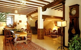 Viajes Parador de Santillana del Mar + Entradas 1 día Parque de Cabárceno