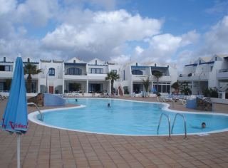 Viajes Cinco Plazas + Surf en Famara 5 hora / dia Viajes Cinco Plazas + Surf en Famara 5 hora / dia