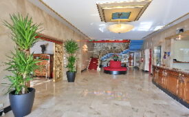 Viajes Gran Hotel Delfin + Entradas Terra Mítica 2 días