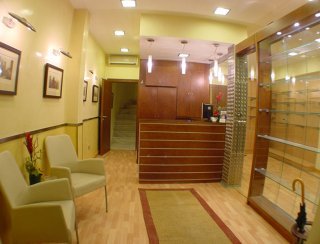 Viajes Puerta de las Granadas + Visita Alhambra y Granada con audioguía 48h Viajes Puerta de las Granadas + Visita Alhambra y Granada con audioguía 48h