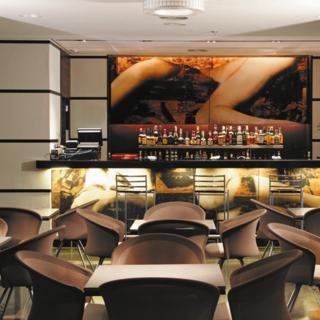 Viajes H10 Universitat + Aquarium de Barcelona Viajes H10 Universitat + Aquarium de Barcelona