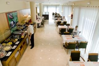 Viajes Ibis Madrid Alcala La Garena + Entradas 2 días consecutivos Warner Viajes Ibis Madrid Alcala La Garena + Entradas 2 días consecutivos Warner