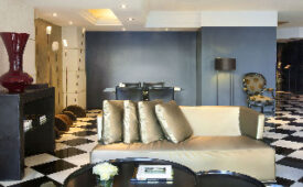 Viajes Gran Derby Suite + Entradas a la Sagrada Familia de Gaudí