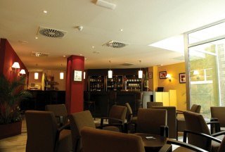 Viajes Campanile Madrid Las Rozas + Entradas 2 días consecutivos Warner Viajes Campanile Madrid Las Rozas + Entradas 2 días consecutivos Warner