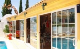 Viajes Apartamentos Solar do Sol + Entradas Zoomarine Parque temático 2 días