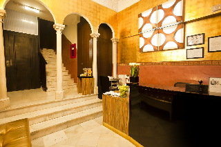 Viajes Room Mate Leo + Forfait Sierra Nevada Viajes Room Mate Leo + Forfait Sierra Nevada