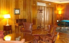 Viajes Hernan Cortes + Surf Privado en Gijon  2 hora / dia