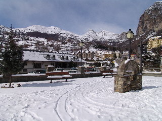 Viajes Apartamentos Formigal 3000 + Entradas Circuito Termal Balneario Panticosa Viajes Apartamentos Formigal 3000 + Entradas Circuito Termal Balneario Panticosa