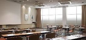 Viajes Novotel Campo De Las Naciones + Entradas 2 días consecutivos Warner con 1 día Warner Beach