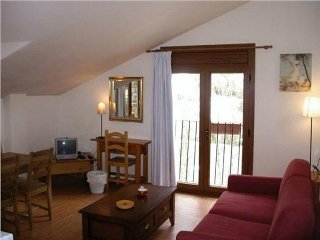 Viajes Apartamentos Antic 3000 + Entradas Caldea + Espectáculo Mito Acuario + Cena Viajes Apartamentos Antic 3000 + Entradas Caldea + Espectáculo Mito Acuario + Cena