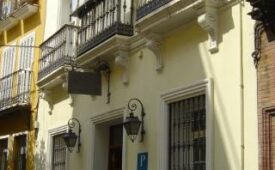 Viajes Hostal Roma Sevilla + Ruta por Catedral e Iglesia del Salvador
