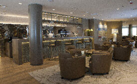 Viajes Ac Colón Valencia + Entradas 1 día Bioparc