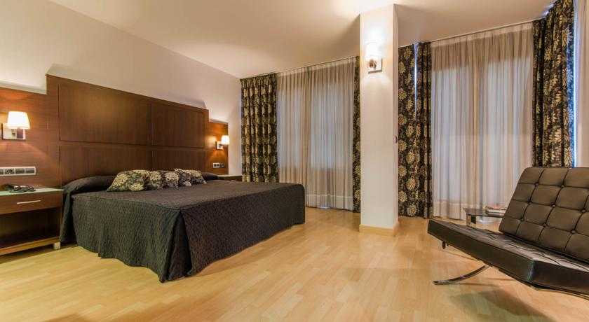 Viajes Conquista De Granada + Visita Alhambra con guía Viajes Conquista De Granada + Visita Alhambra con guía