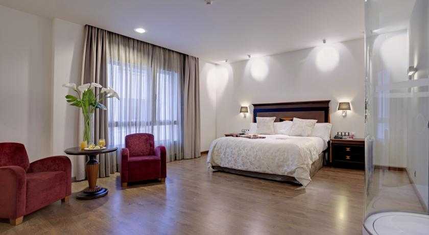 Viajes Crowne Plaza Madrid Airport + Entradas 1 día Faunia Viajes Crowne Plaza Madrid Airport + Entradas 1 día Faunia