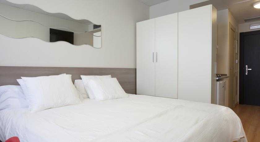 Viajes Vertice rooms + Entradas 2 días consecutivos Warner Viajes Vertice rooms + Entradas 2 días consecutivos Warner