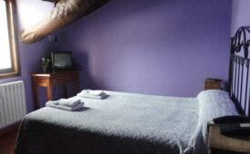 Viajes Hostal Venta Liara + Entradas 1 día Dinópolis + Legendark