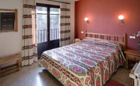 Viajes Hotel Mora + Entradas 1 día Dinópolis + Legendark