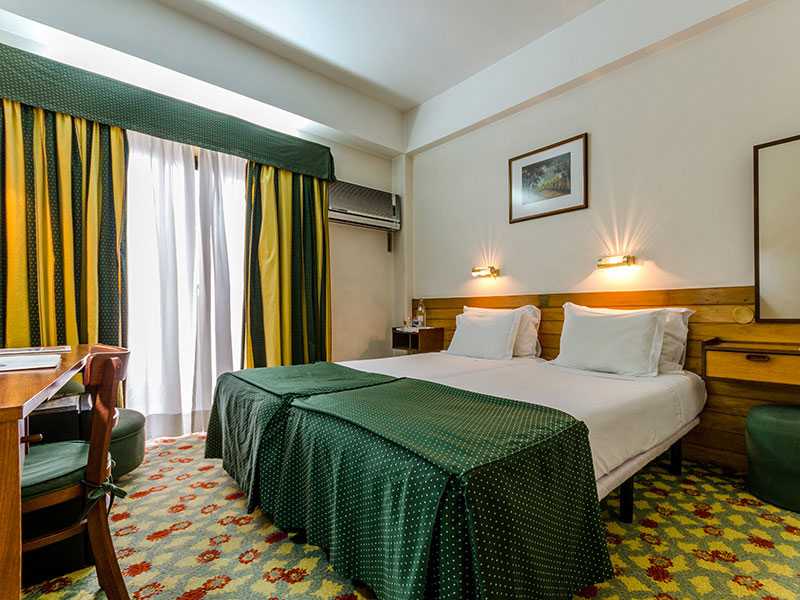 Viajes Hotel Jorge V + Espectáculo Fado Viajes Hotel Jorge V + Espectáculo Fado