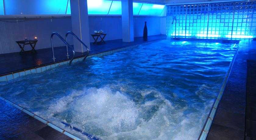 Viajes Aisia Lekeitio + Talasoterapia + Masaje + Botella de Cava Viajes Aisia Lekeitio + Talasoterapia + Masaje + Botella de Cava