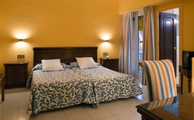Viajes Hotel Rovira Cambrils + Entradas Costa Caribe 1 día