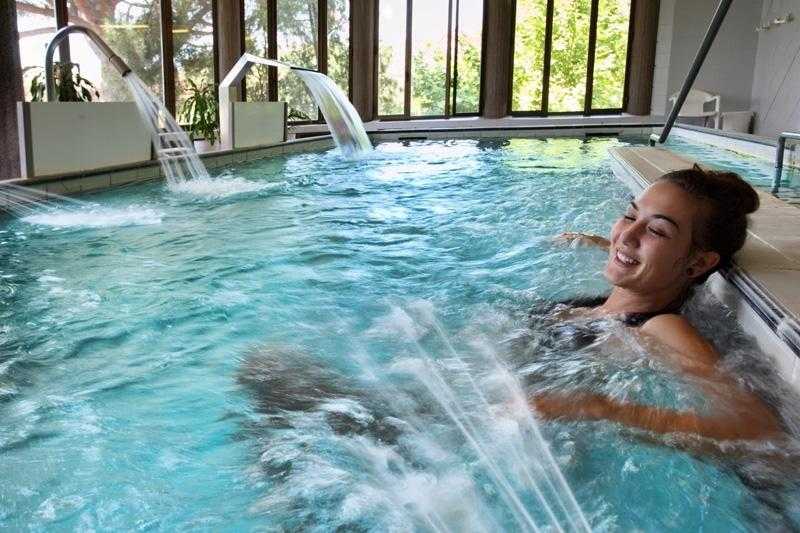 Viajes Balneario Termes Victoria + Acceso Termal + Masaje o Circuito Estimulante Viajes Balneario Termes Victoria + Acceso Termal + Masaje o Circuito Estimulante