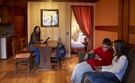 Viajes Anyos Park Apartamentos + Entradas Caldea + Espectáculo Sensoria - (20.00-21.00)