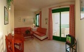 Viajes Apartamentos Neptuno + Curso de Famara  3 hora / dia